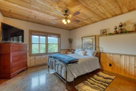 561 Deer Crest Road Blue Ridge GA 30513