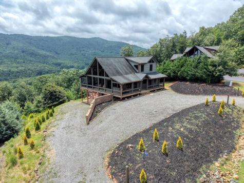 561 Deer Crest Road Blue Ridge GA 30513