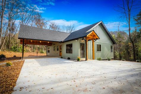 40 Cherry Street East Ellijay GA 30540