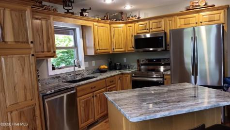 175 Pin Oak Ridge Murphy NC 28906