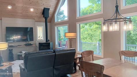 175 Pin Oak Ridge Murphy NC 28906