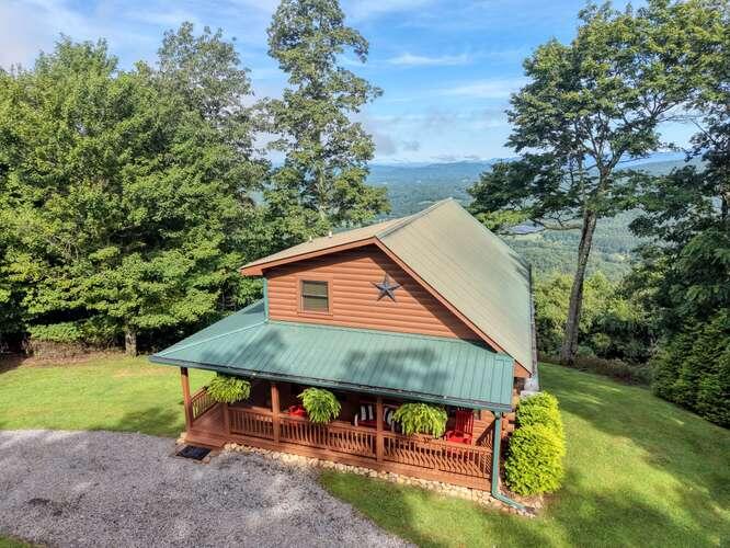 81 Grant Drive Brasstown NC 28902