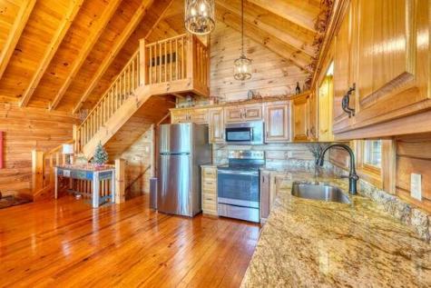 81 Grant Drive Brasstown NC 28902