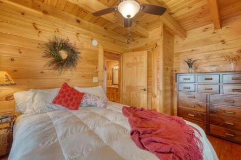 81 Grant Drive Brasstown NC 28902