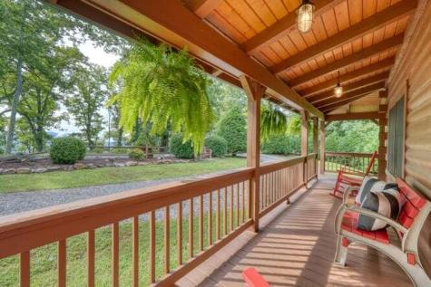 81 Grant Drive Brasstown NC 28902