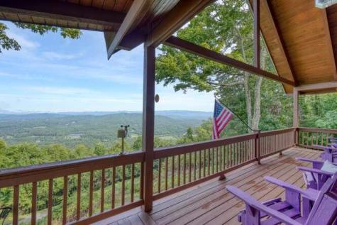 81 Grant Drive Brasstown NC 28902