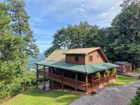 81 Grant Drive Brasstown NC 28902
