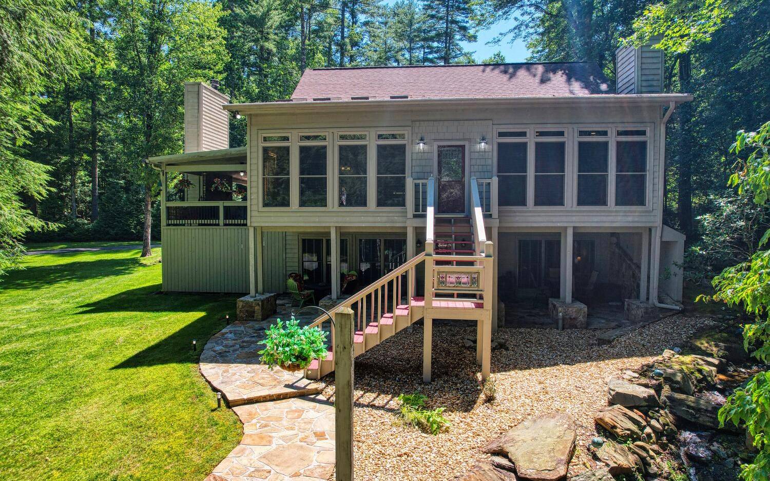 2511 Buck Run Hiawassee GA 30546