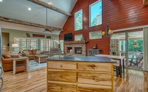 2511 Buck Run Hiawassee GA 30546