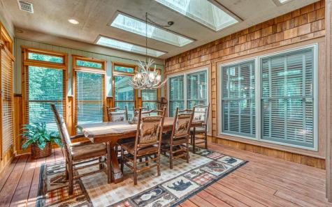 2511 Buck Run Hiawassee GA 30546