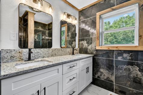428 Kingtown Street Mccaysville GA 30555