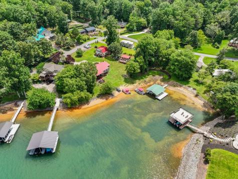1685 Chatuge Shores Hiawassee GA 30546