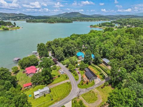 1685 Chatuge Shores Hiawassee GA 30546