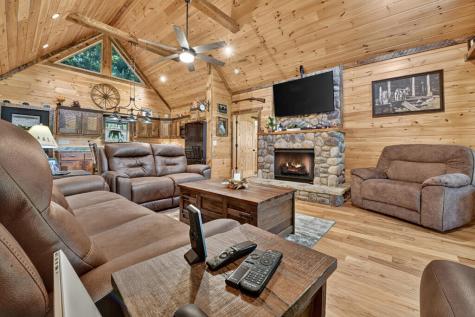512 Star Creek Crossing Morganton GA 30560