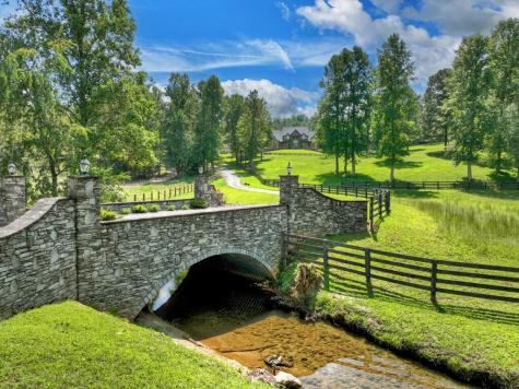 512 Star Creek Crossing Morganton GA 30560