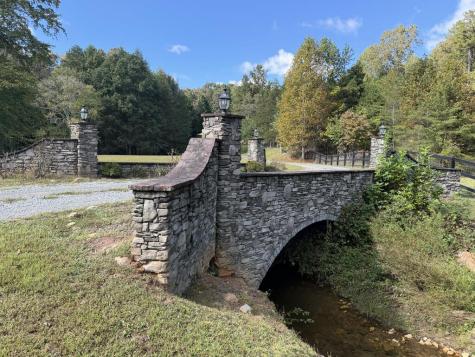 512 Star Creek Crossing Morganton GA 30560