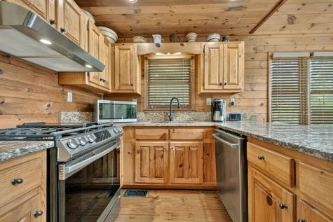 161 Walnut Ridge Ellijay GA 30536