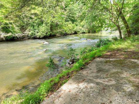 553 Indian Cave Road Ellijay GA 30540