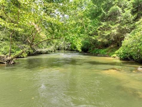 553 Indian Cave Road Ellijay GA 30540