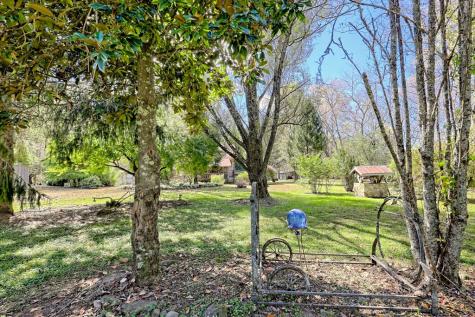 1064 Muskrat Creek Road Hayesville NC 28904