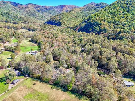 1064 Muskrat Creek Road Hayesville NC 28904