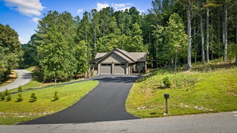 105 Loftis Mountain Road Blairsville GA 30512