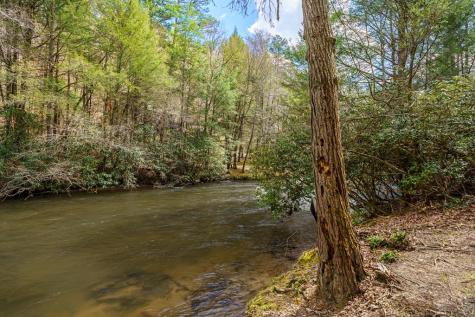 1449 Cherokee Lane Mccaysville GA 30555