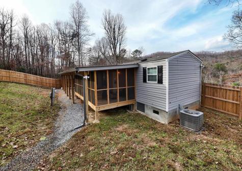 85 Wounded Knee Lane Hayesville NC 28904