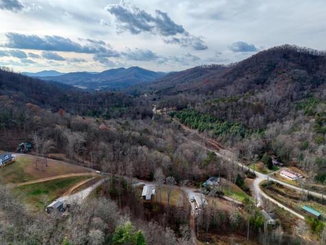 85 Wounded Knee Lane Hayesville NC 28904