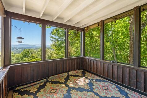 913 Royal Oaks Trail Brasstown NC 28902