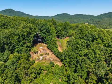 913 Royal Oaks Trail Brasstown NC 28902