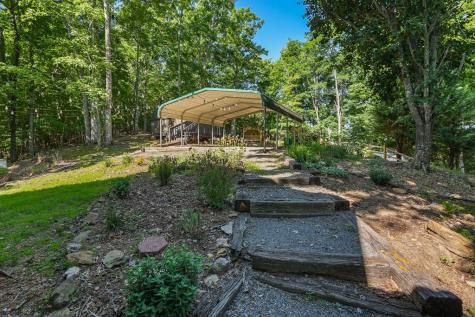 913 Royal Oaks Trail Brasstown NC 28902