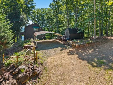 913 Royal Oaks Trail Brasstown NC 28902
