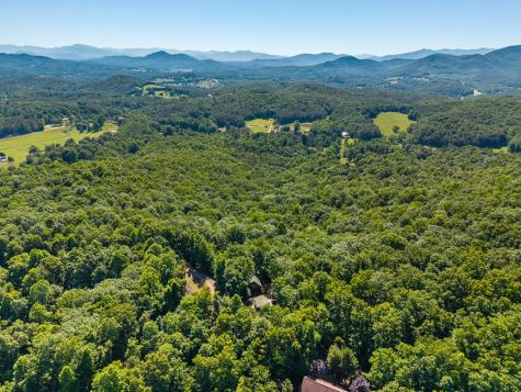 913 Royal Oaks Trail Brasstown NC 28902