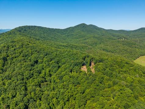 913 Royal Oaks Trail Brasstown NC 28902