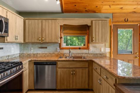 913 Royal Oaks Trail Brasstown NC 28902