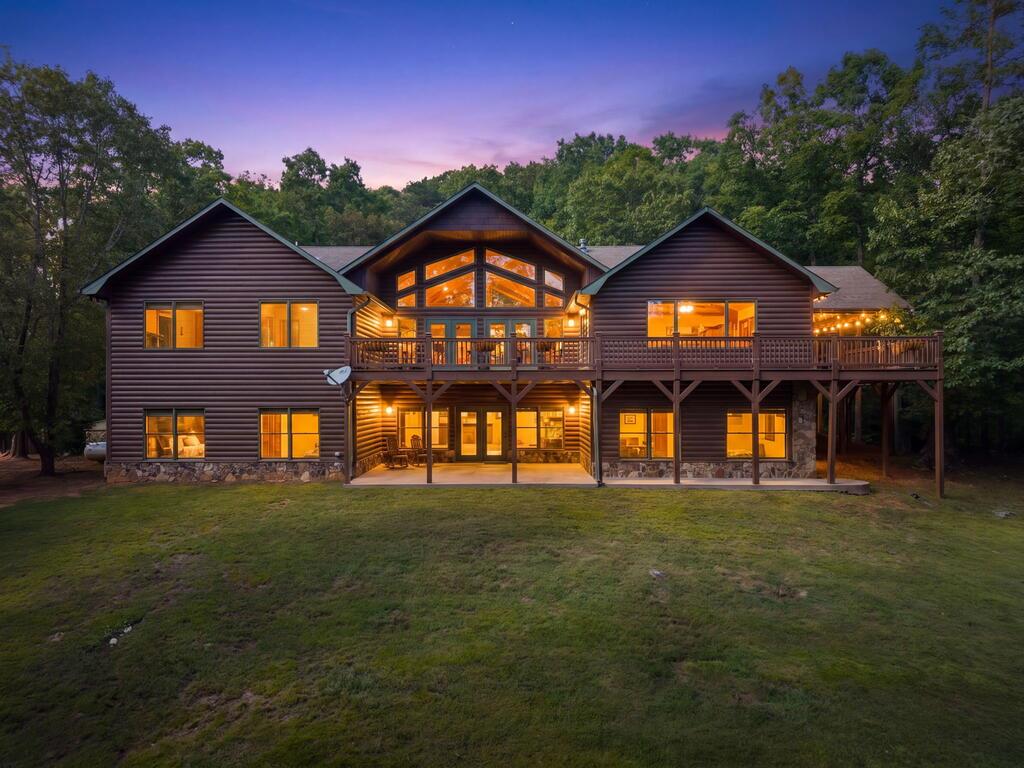 200 Twelve Oaks Trail Murphy NC 28906