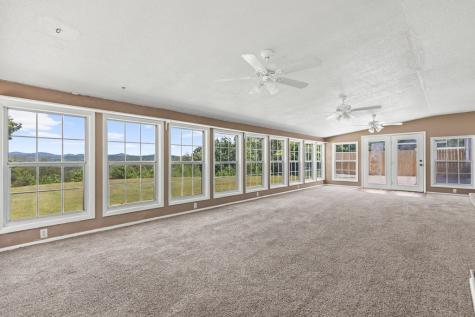 111 Briggs Street Mccaysville GA 30555