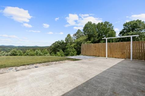 111 Briggs Street Mccaysville GA 30555