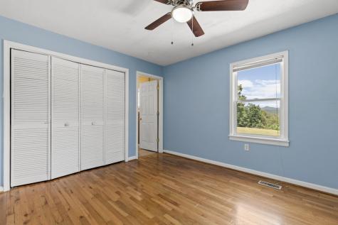 111 Briggs Street Mccaysville GA 30555
