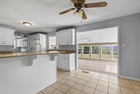 111 Briggs Street Mccaysville GA 30555