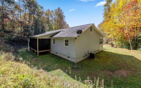 2295 Lovingood Road Hiawassee GA 30546