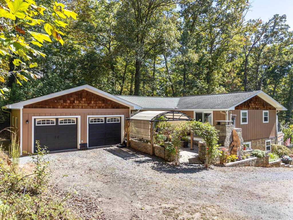 731 Walker Point Road Hayesville NC 28904