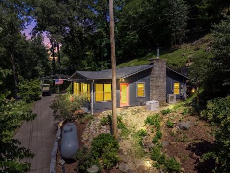 162 Hiawassee River Road Brasstown NC 28902
