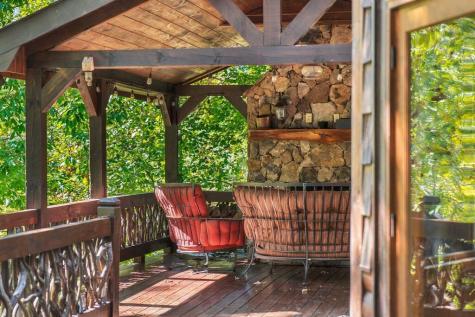 264 Lickskillet Hollow Blue Ridge GA 30513