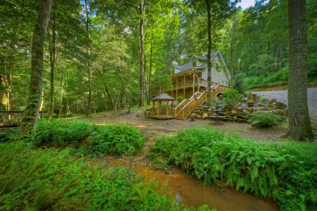 685 Chopped Oak Road Ellijay GA 30540