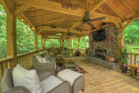685 Chopped Oak Road Ellijay GA 30540