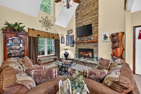 685 Chopped Oak Road Ellijay GA 30540