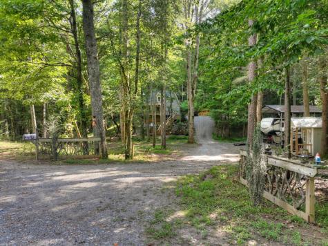 685 Chopped Oak Road Ellijay GA 30540