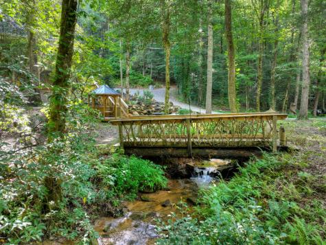 685 Chopped Oak Road Ellijay GA 30540